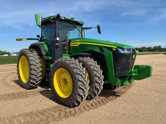 2023 John Deere 8r 230