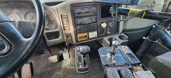 920-18 on 2013 IHC view of inside the cab by the controls.