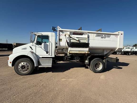 Roto-Mix 490-14 on 2003 KW.  UU 1438.