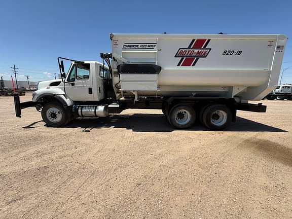 Roto-Mix 920-18 on 2018 International, UU 1445