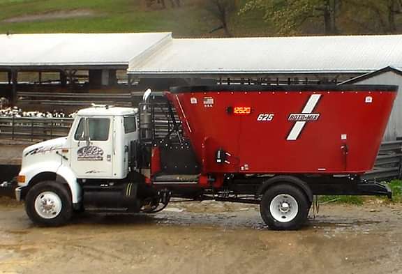 625 mixer trailer with the truck.