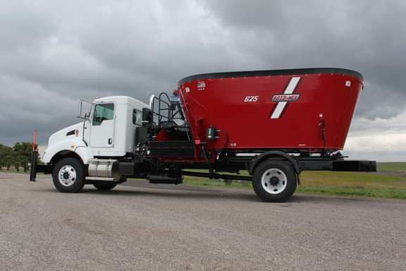 625 mixer trainer with truck.